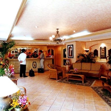 Villa Margarita Hotel Davao ภายนอก รูปภาพ