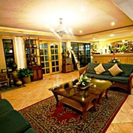 Villa Margarita Hotel Davao ภายนอก รูปภาพ