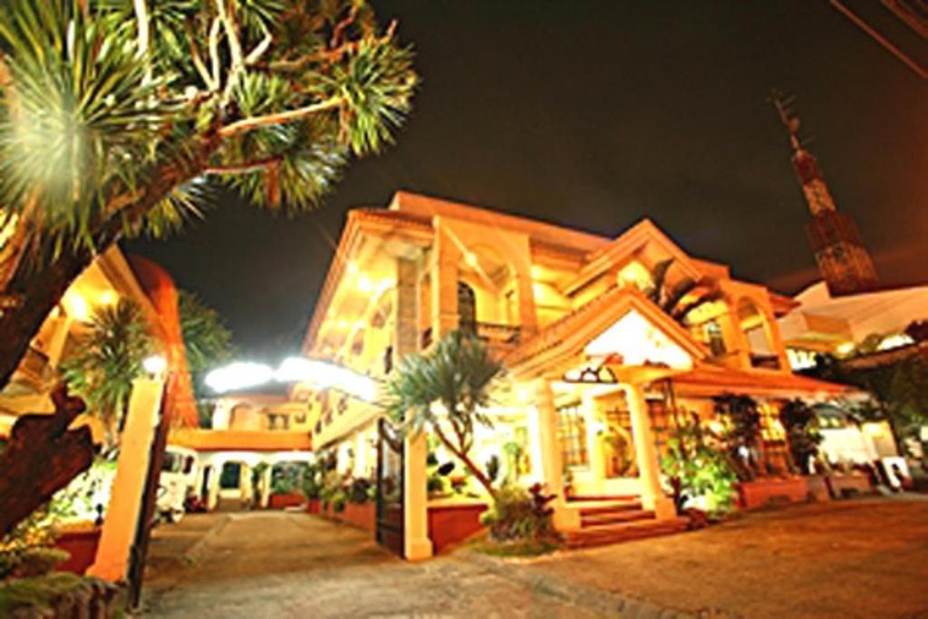 Villa Margarita Hotel Davao ภายนอก รูปภาพ