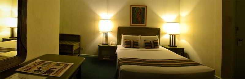 Villa Margarita Hotel Davao ภายนอก รูปภาพ